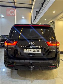 تۆیۆتا لاند کروزەر